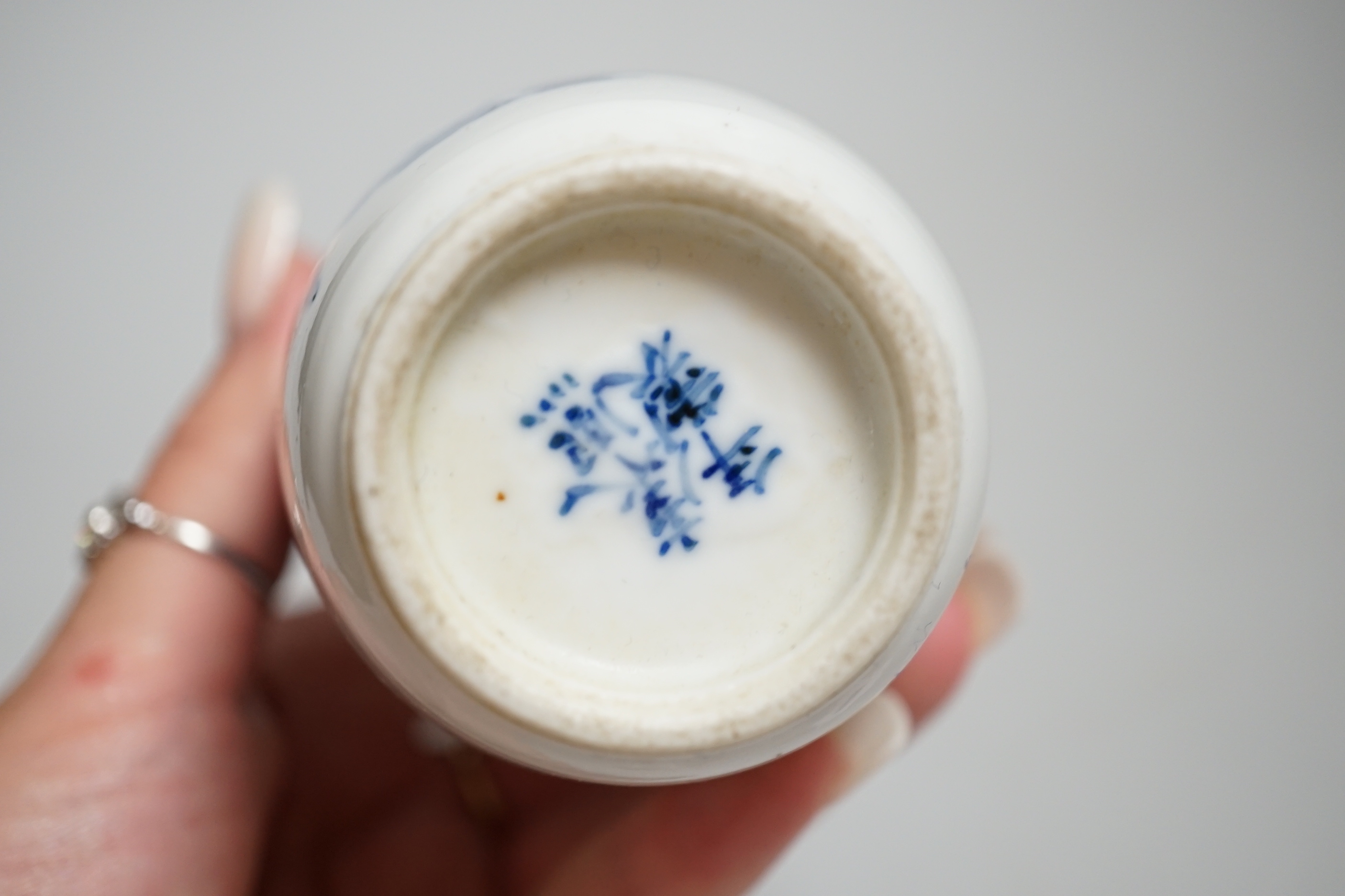 A 19th century Chinese blue and white vase hand painted with figures, 15cm high